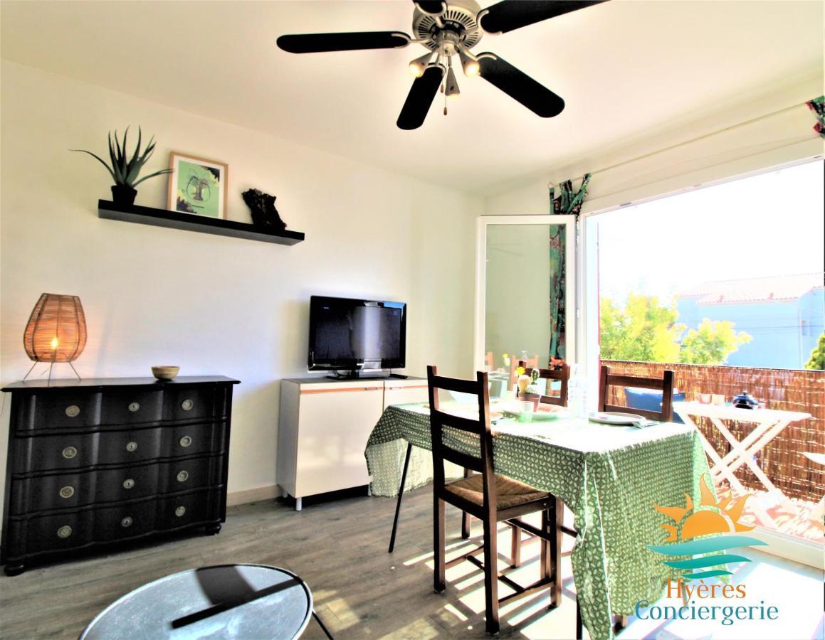 Hyeres-plage Cabine-l'ayguade By Hc