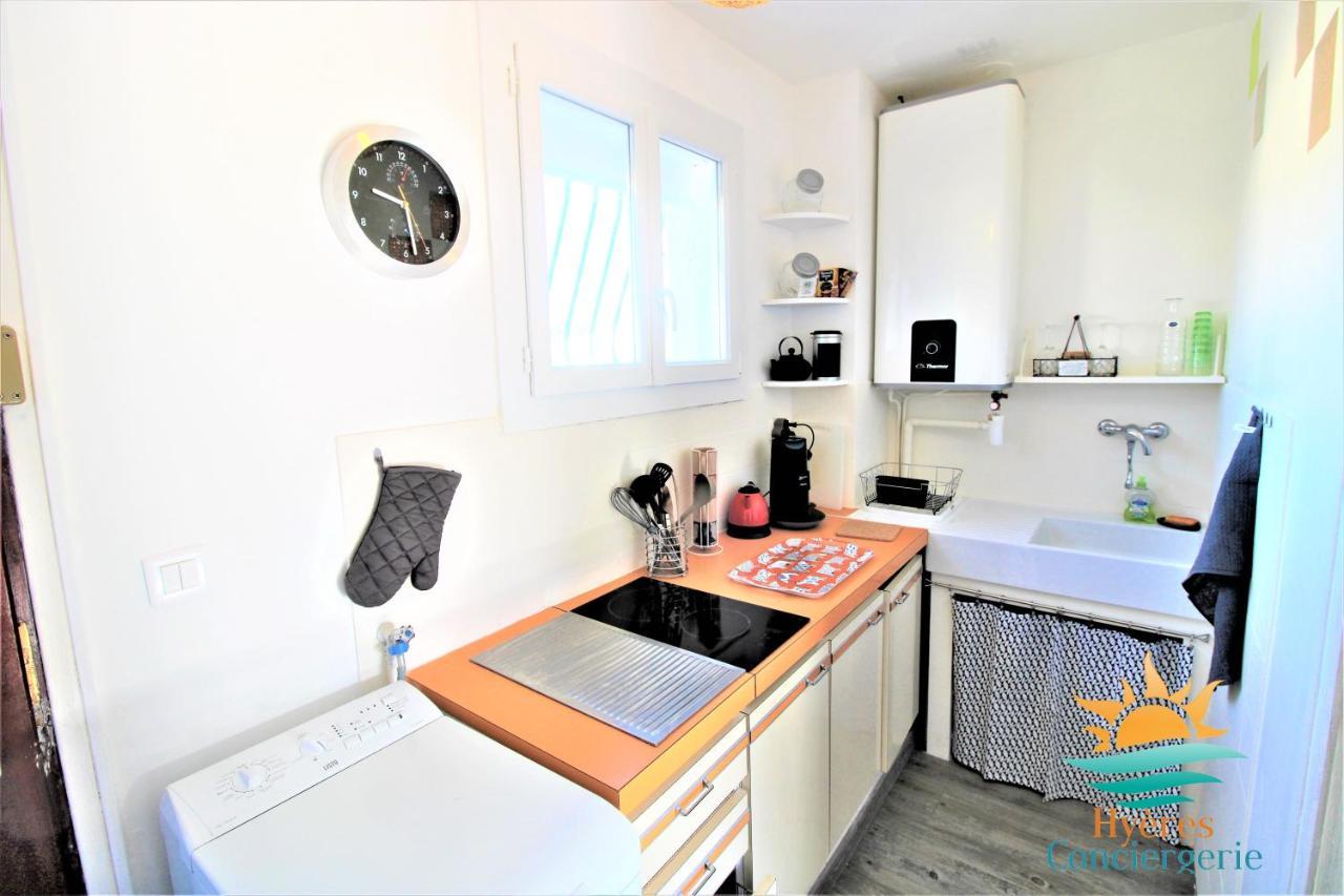 Hyeres-plage Cabine-l'ayguade By Hc * Hyeres